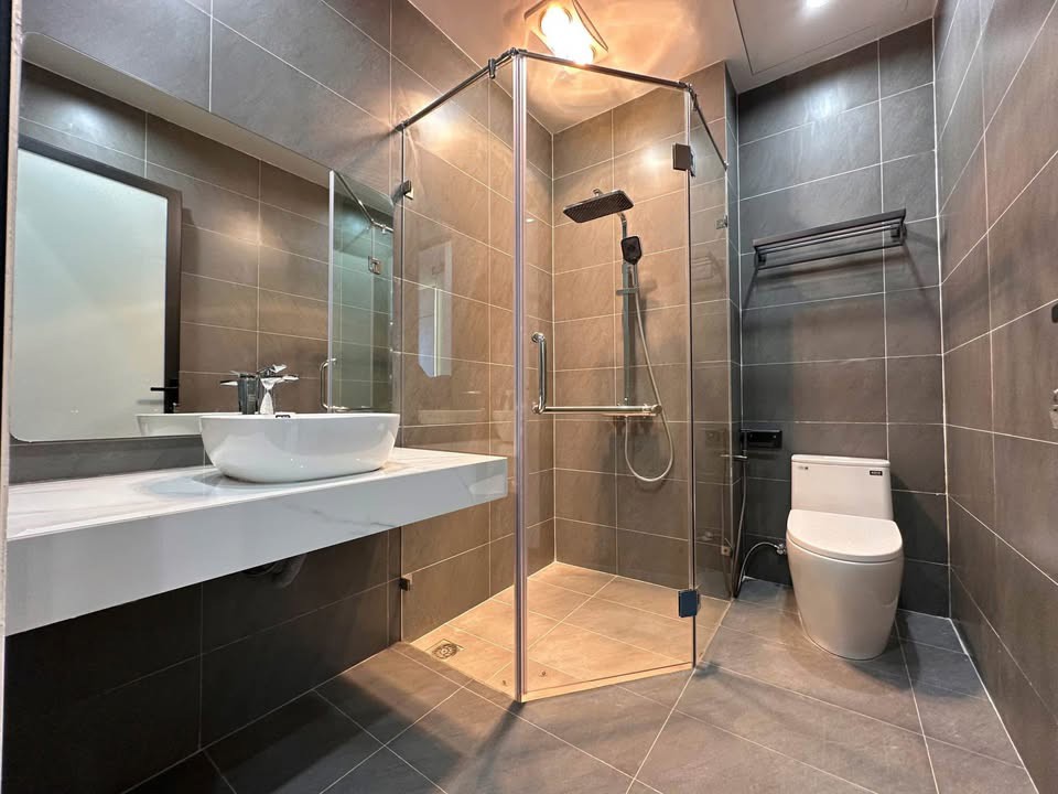 Bán Gấp Tòa Văn Phòng Mỹ Đình, Xe Con Tránh, Hoạt Động, Thông Sàn Thang Máy, 42 Tỷ