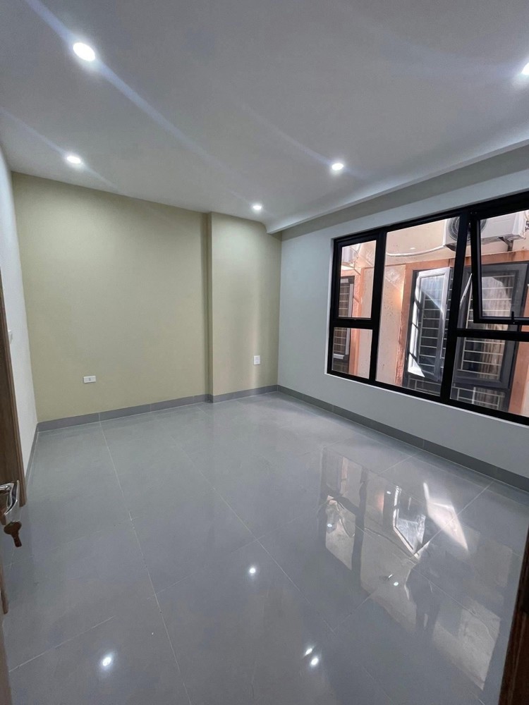 TRUNG TÂM CẦU GIẤY PHỐ DƯƠNG QUẢNG HÀM 40M, 6T NHỈNH 9 TỶ- NHÀ MỚI THANG MÁY