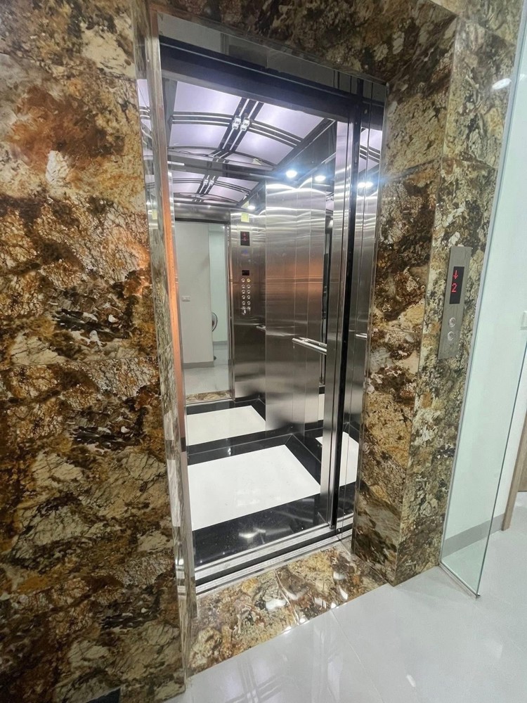 TRUNG TÂM CẦU GIẤY PHỐ DƯƠNG QUẢNG HÀM 40M, 6T NHỈNH 9 TỶ- NHÀ MỚI THANG MÁY