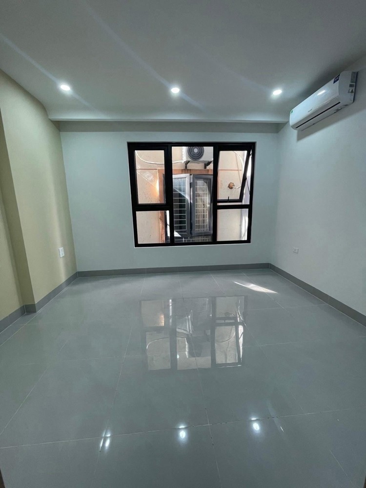 TRUNG TÂM CẦU GIẤY PHỐ DƯƠNG QUẢNG HÀM 40M, 6T NHỈNH 9 TỶ- NHÀ MỚI THANG MÁY