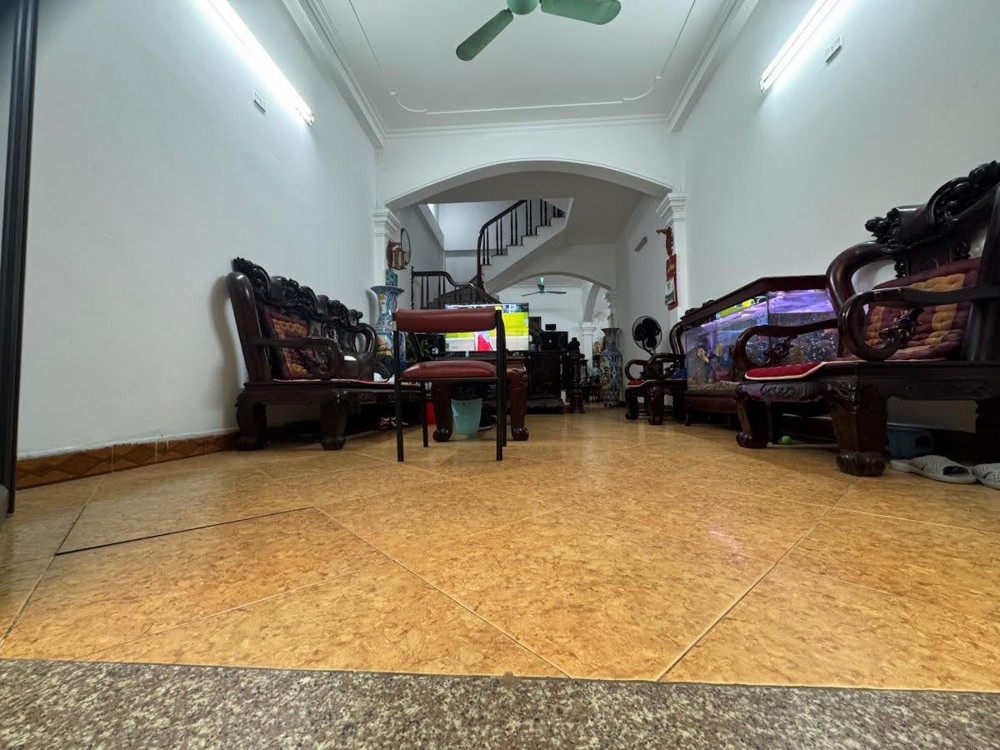 Bán Nhà Phố Khương Đình-103m*5 tầng*7mMT- Ngõ thông, gần trường, chợ. Nhỉnh 17 tỷ