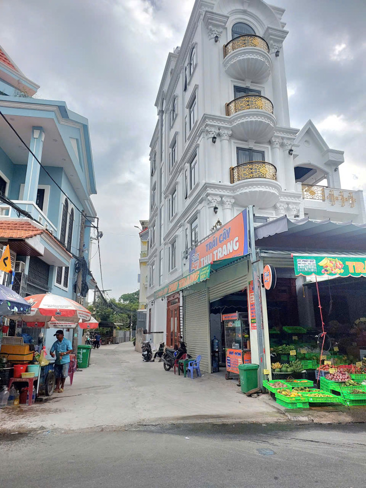 Nhà mặt tiền kinh doanh sầm uất đường số 7,Trung Tâm Long Trường Nhà 3 tầng thiết kế hiện đại