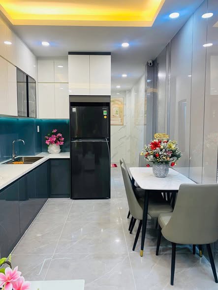 Nhà HXH Đường Cách Mạng Tháng 8 Phường 12 Quận 10 Cũ