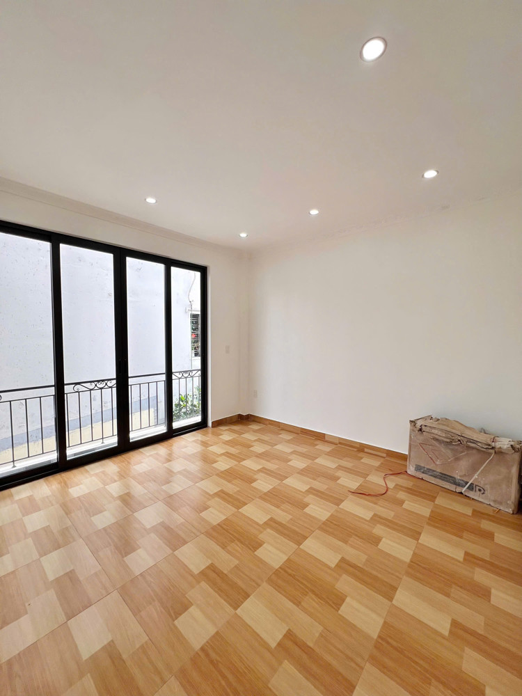 Bán Nhà Đẹp 4 Tầng Tại Văn Cao, Hải Phòng – Sân Cổng Rộng – Nhà Độc Lập – Giá Tốt Cho Đầu Tư