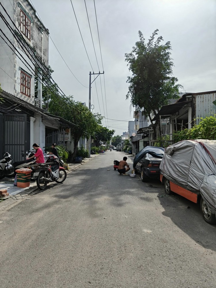 Bán đất mặt tiền 11.8x22m giá 12,5 tỷ Đường 10m Hương Lộ 80B