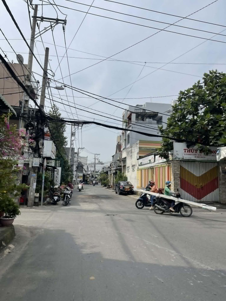 Bán nhà măt tiền , đường Nguyễn Thành Vĩnh P TMT Q12, 36m2, 2 tầng, Nhỉnh 3 tỷ