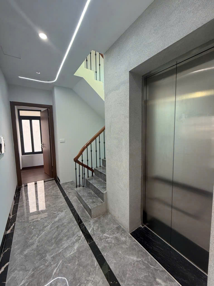 BÁN TÒA NHÀ 7 TẦNG – LÔ GÓC 2 MẶT TIỀN – ĐƯỜNG ĐÀM QUANG TRUNG, LONG BIÊN