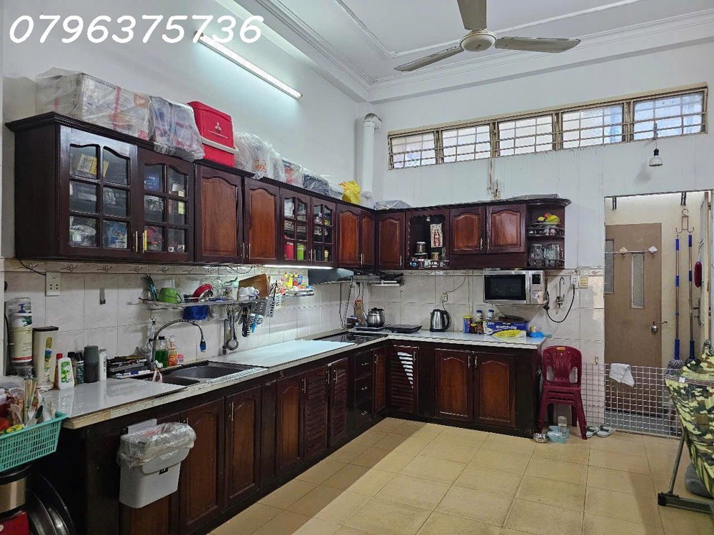 🏡💥 Bán Nhà Đẹp 2 Lầu + Sân Thượng – P13 Quận 8 – Chỉ 7.5 Tỷ TL