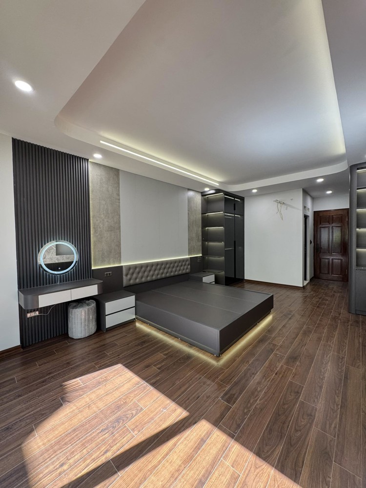 BÁN NHÀ HOÀNG QUỐC VIỆT CẦU GIÁY 8 TẦNG THANG MÁY PHÂN LÔ VỈA HÈ Ô TÔ KINH DOANH 23 TỶ