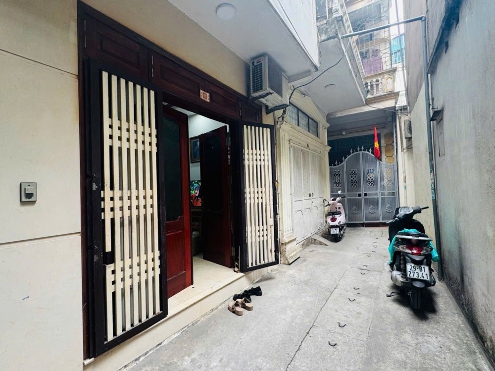 Bán nhà Hoàng Hoa Thám 38m2. 5 tầng. mặt tiền 3.5m. giá 10.5 Tỷ Ba Đình Hà Nội