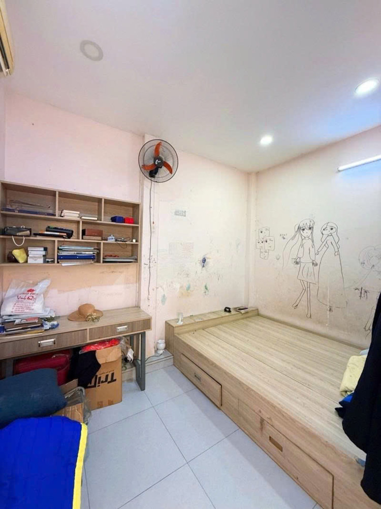 Bán nhà Mặt tiền Cộng Hòa -  ngay Út Tịch, đối điện VinCom, 4x24m, 2 tầng cũ, Sổ A4, 29,8 tỷ