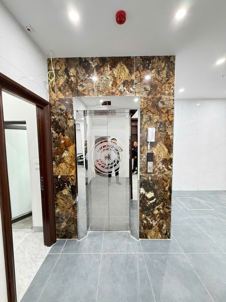 Bán Nhà Trung Tả 70m2.  6 tầng. mặt tiền 6.6m. giá 15.9 tỷ Đống Đa Hà Nội