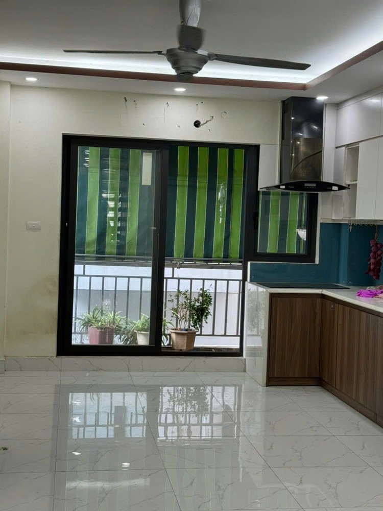 Bán Nhà Chợ Khâm Thiên 57m2. 6 tầng. mặt tiền 3.7m. giá 15.7 tỷ Đống Đa Hà Nội