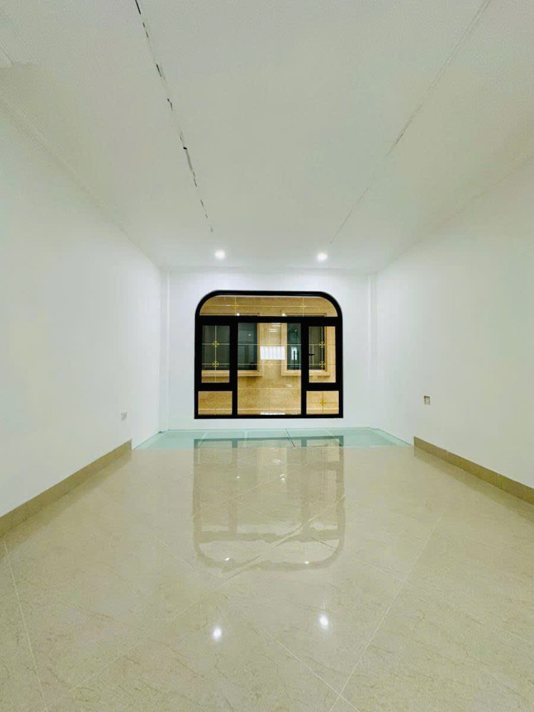 Bán nhà Thạch Bàn 60m 7 tầng thang máy ô tô giá 9 tỷ