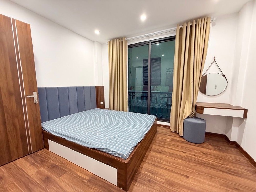 bán nhà đội cấn DT 35m giá 11,5 tỷ lô góc 2 nhà ra phố,full nội thất