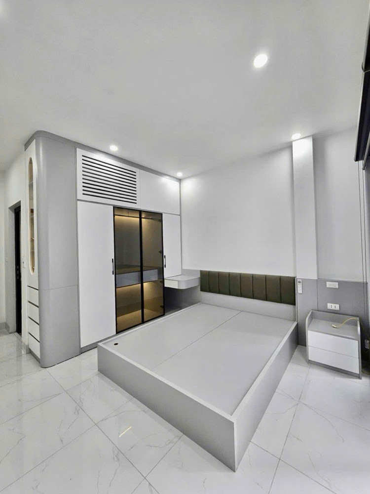 Bán nhà Ngọc Thụy 51m 5 tầng MT4m ô tô lô góc 3 thoáng hơn 13 tỷ