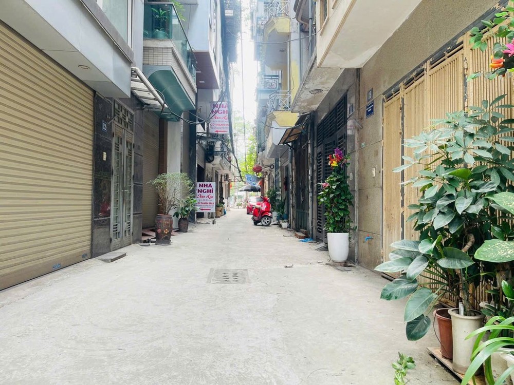 BÁN NHÀ PHẬN LÔ KINH DOANH- Ô TÔ ĐỖ CỬA Chùa Láng - Đống Đa 47/50m2 X 5Tầng 18.9 tỷ