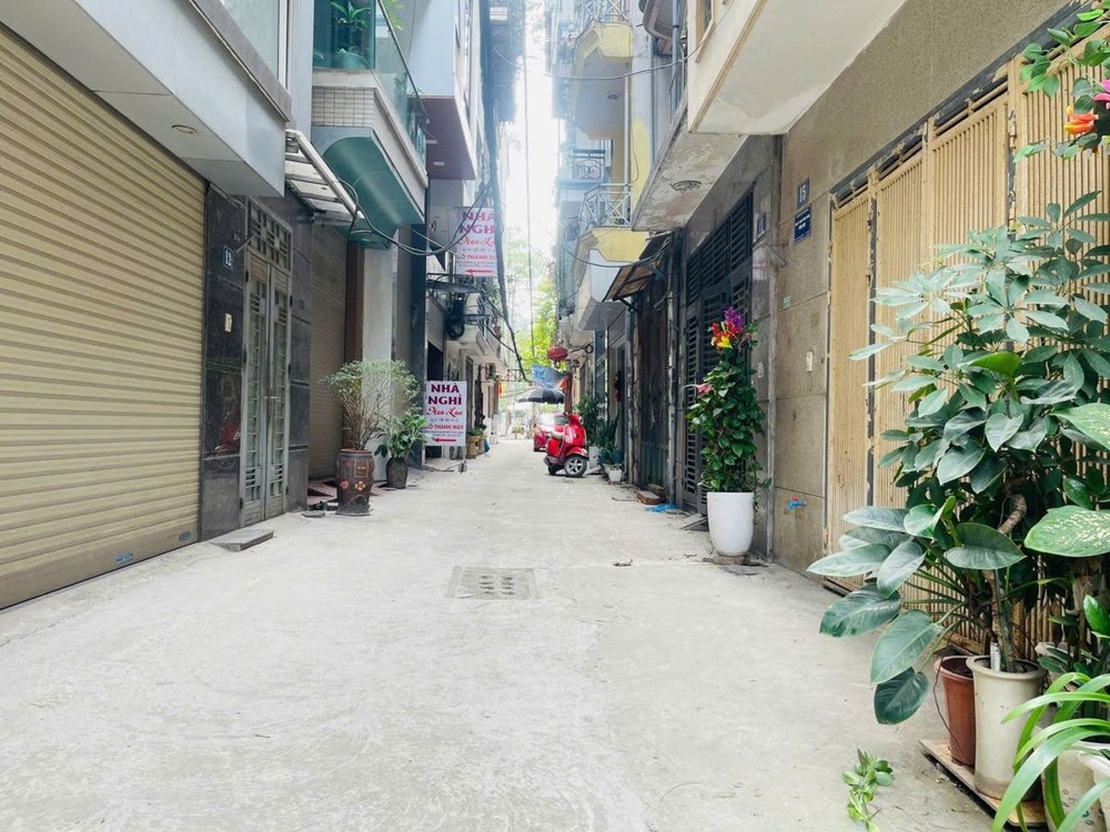 BÁN NHÀ PHẬN LÔ KINH DOANH- Ô TÔ ĐỖ CỬA Chùa Láng - Đống Đa 47/50m2 X 5Tầng 18.9 tỷ