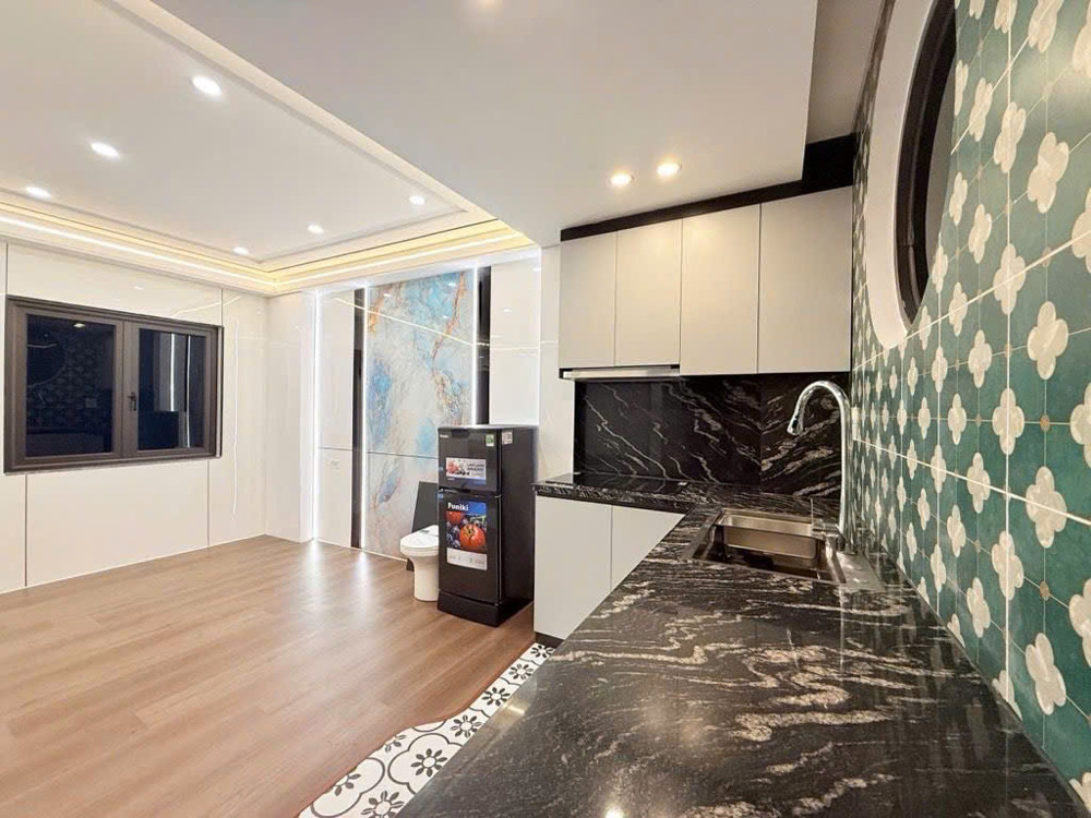 Nhà Xuân La 39m, 6 tầng, thang máy, full đồ, đường trước nhà 3m, ra oto 20m!