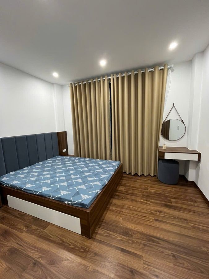 Bán Nhà Đội Cấn 30m2. 6 tầng. mặt tiền 4.3m. giá 11.5 Tỷ Ba Đình Hà