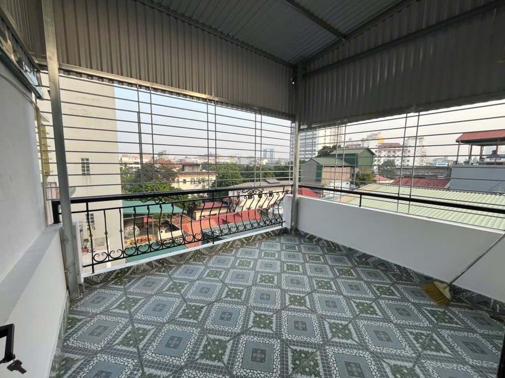 Bán Nhà Đội Cấn 30m2. 6 tầng. mặt tiền 4.3m. giá 11.5 Tỷ Ba Đình Hà