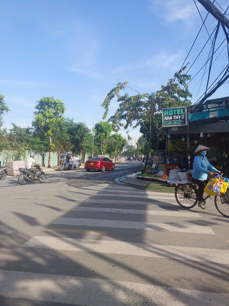 Còn 1 căn duy nhất Nhà 3 tầng mới đón tết Gần Lê Văn Thịnh,Cát Lái thích họp gia đình lớn ở,hoặc