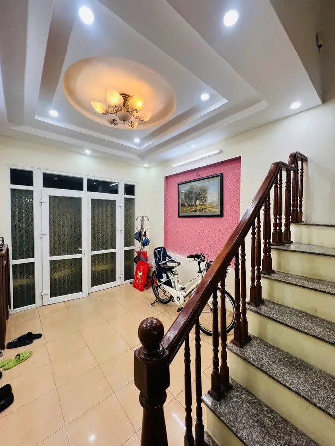 ⚡️: 🚪MẶT TIỀN 4M - NGÕ THÔNG RỘNG NÔNG - 4 TẦNG HÀNG CHẤT 🌟 Bán nhà Đống Đa