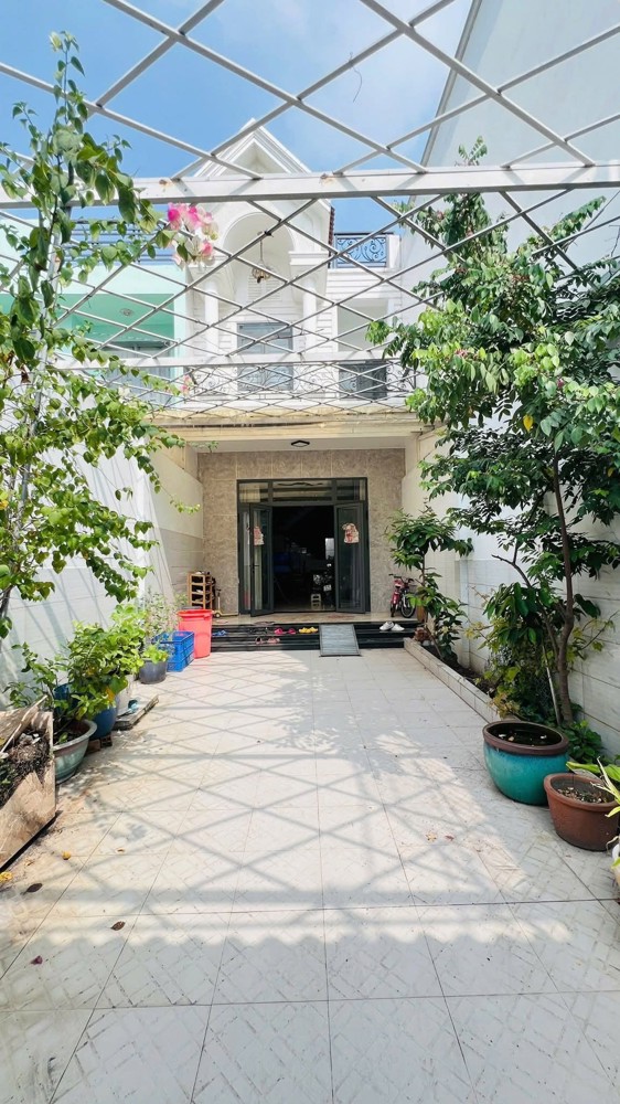 Bán nhà mặt tiền 4 tầng 5x30m giá 8,7 tỷ Đường Tân Chánh Hiệp 26