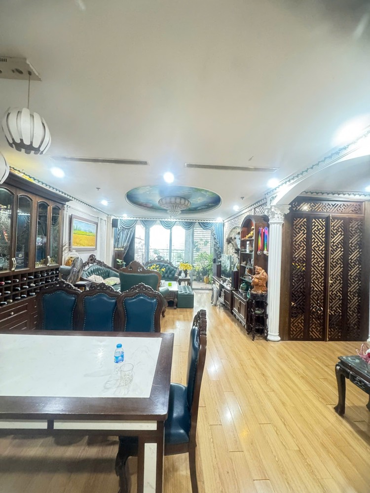 💥BÁN MỌI GIÁ💥Đẳng cấp Vinhomes 54A Nguyễn Chí Thanh 158m 4PN, Nội thất tiện nghi, 26.5 tỷ