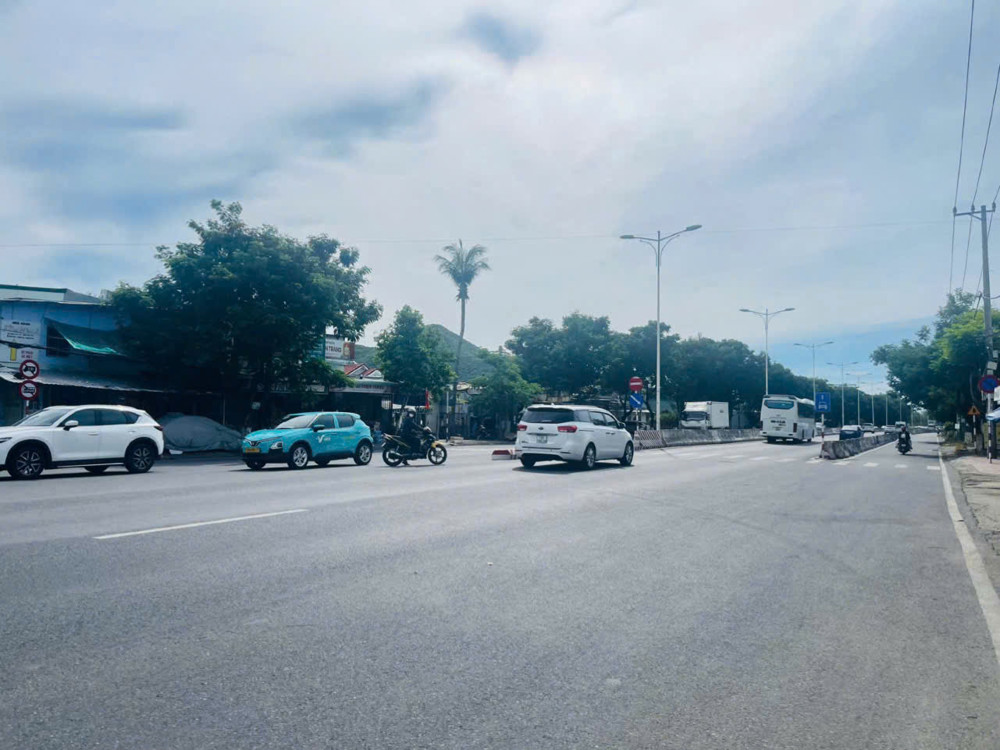 Bán 2 lô Đất TĐC Vườn Dừa - Phước Đồng - Nam Nha Trang  98,5 m2   Zá 30 tr / m2 (2,9 tỷ) mọi thông