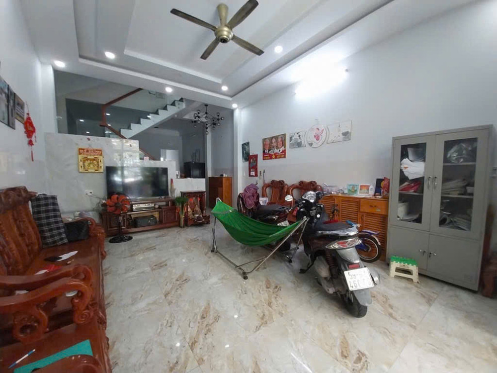 O1702 💖💖 Giảm 2.1tỷ! Nhà Mặt tiền Tân Chánh Hiệp 26 Q12, SHR, Nở hậu, Đ.9m, 3 tầng, 4.6x30m, 8.x