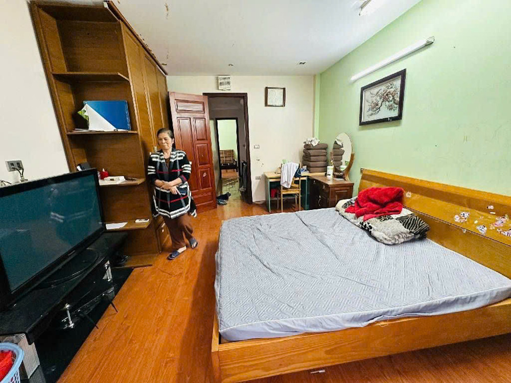 Bán Nhà Võ Chí Công 50m, 4tầng, ô chờ thang máy! 30m ra oto tránh!