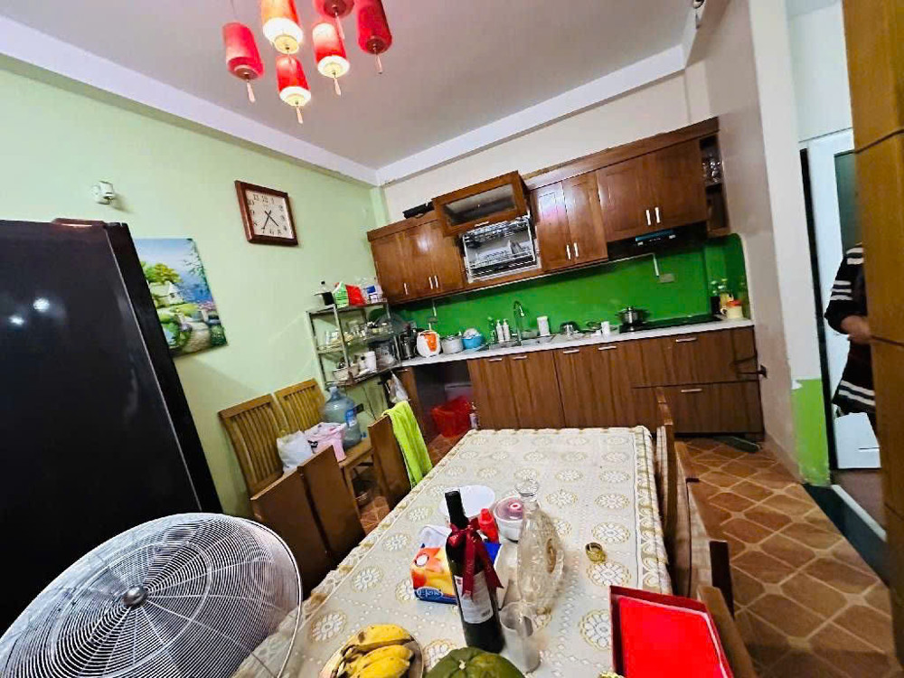 Bán Nhà Võ Chí Công 50m, 4tầng, ô chờ thang máy! 30m ra oto tránh!