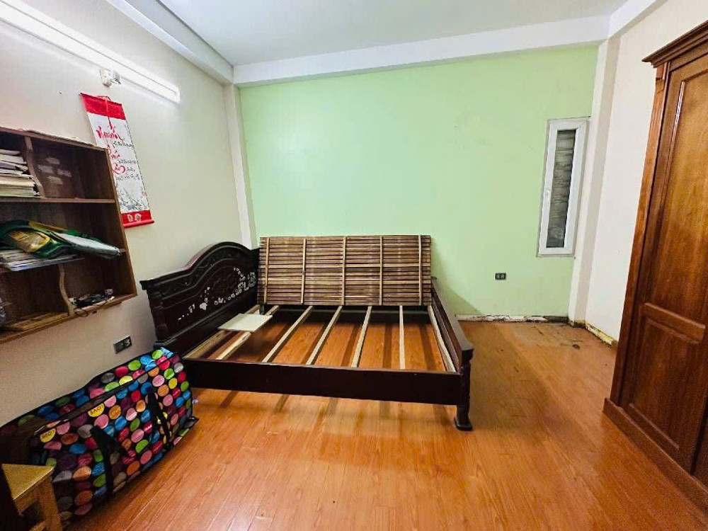 Bán Nhà Võ Chí Công 50m, 4tầng, ô chờ thang máy! 30m ra oto tránh!