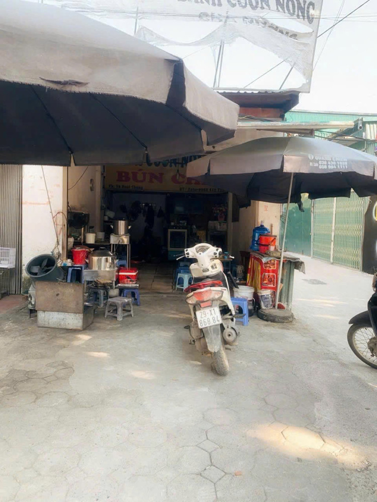 SANG NHƯỢNG QUÁN BÁNH CUỐN – BÚN CHẢ VỊ TRÍ ĐẸP NGÃ TƯ CHỢ MẬU LƯƠNG, HÀ NỘI