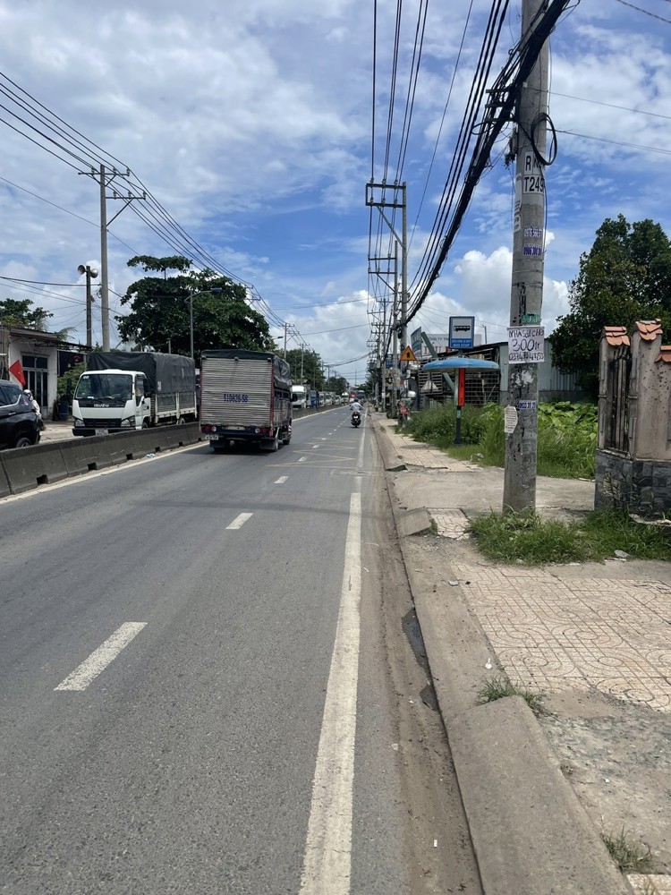 Bán nhà mặt tiền 10x60m giá 13 tỷ Đường Nguyễn Văn Bứa