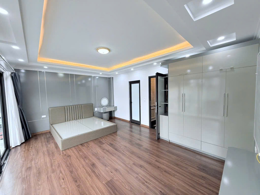 BÁN NHÀ HOÀNG NHƯ TIẾP LONG BIÊN,OTO,THANG MÁY,FULL NỘI THẤT,46M NHỈNH 11 TỶ