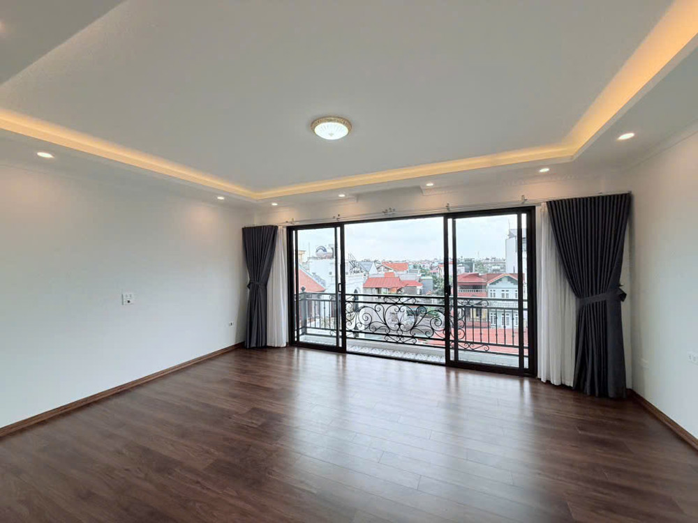 BÁN NHÀ HOÀNG NHƯ TIẾP LONG BIÊN,OTO,THANG MÁY,FULL NỘI THẤT,46M NHỈNH 11 TỶ