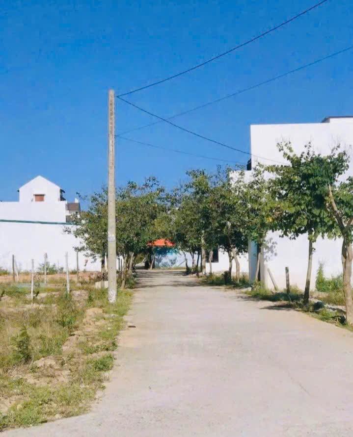 BÁN ĐẤT TẶNG NHÀ C4 KHU MINI PHÚ BÌNH - VĨNH THẠNH, TÂY NHA TRANG. GIÁ 2.05 TỶ!