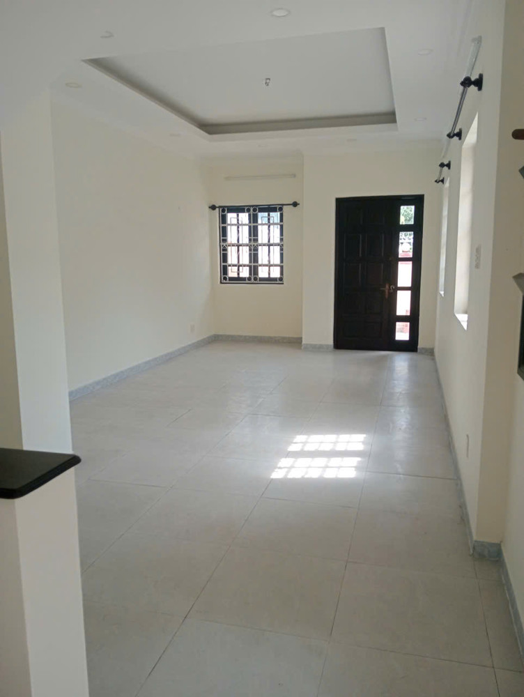 Bán nhà góc 2 mặt tiền đường Số 19 KDC Bình Hưng ngay bx Q8