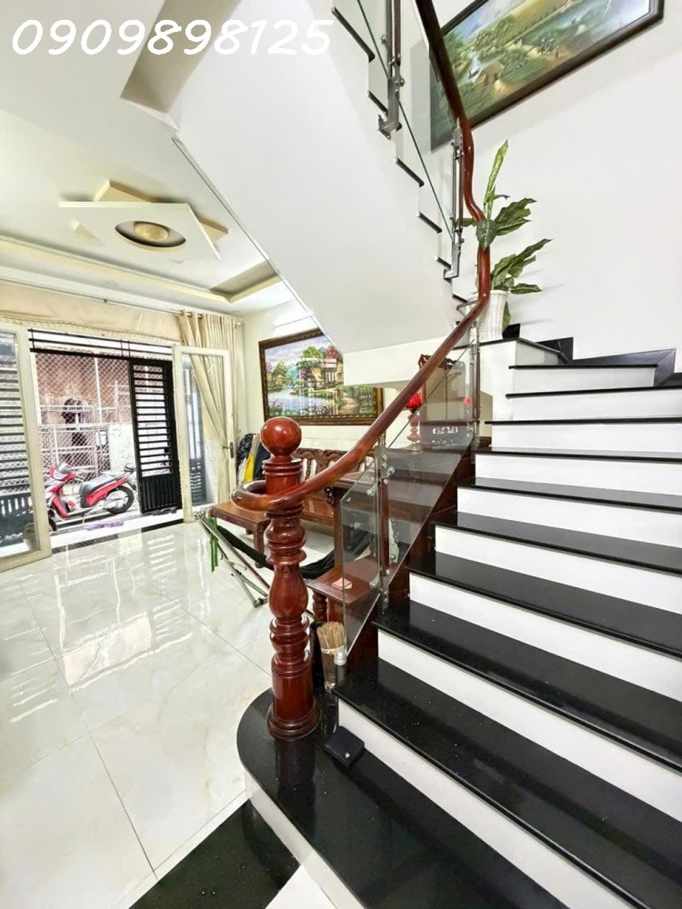 HẺM 1 SẸC VĂN CAO, TÂN PHÚ, XE HƠI ĐỖ CỬA, 4x11M, 2 TẦNG MỚI Ở NGAY. GIÁ CHỈ 5.2 TỶ