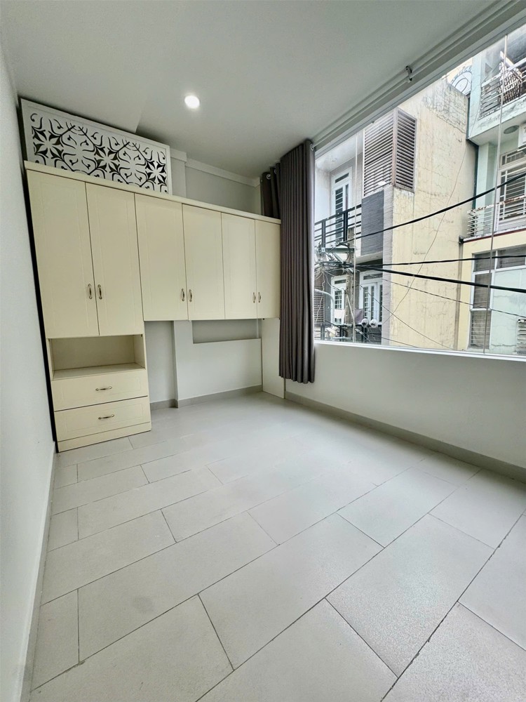 BÁN GẤP NHÀ 3 TẦNG, 4.5x9m, 3PN, HXH, 1/ THỐNG NHẤT, P11 GÒ VẤP, 5 TỶ NHỈNH (Ngay Trường Nguyễn Du)