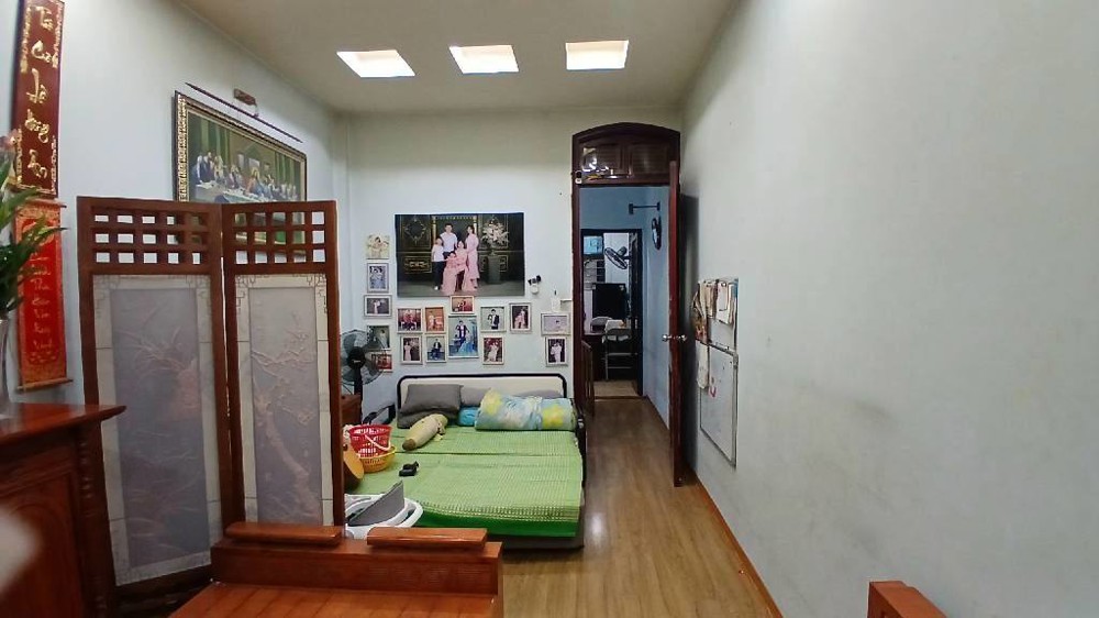 Bán nhà P. Kim Giang, HN, DT 40 m2,3 tầng, giá bán 9.8 tỷ 🔥Mô tả: ☀️ Nhà khu vực đi lại thuận tiện