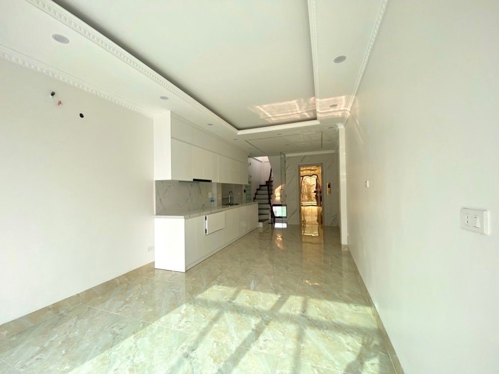 trần quốc vượng 48m x7 tầng thang máy 15,5 tỷ ngõ thông,rộng,gần phố,gần ô tô