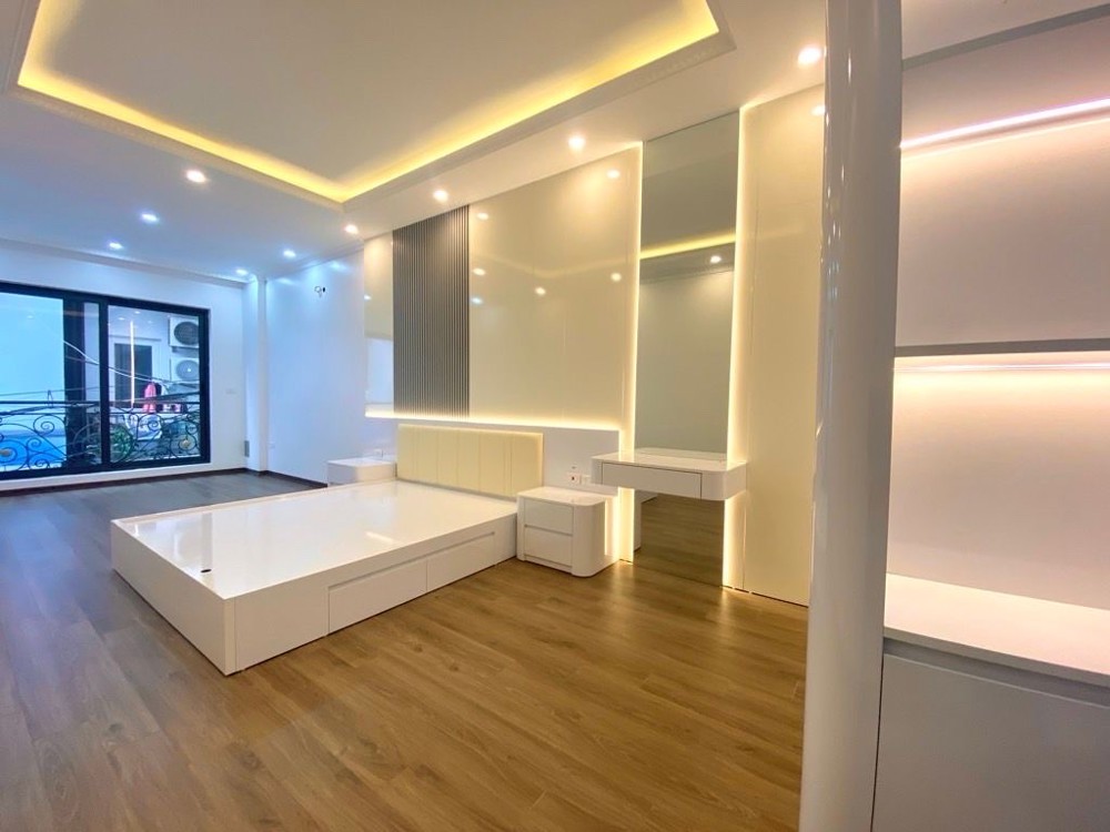 trần quốc vượng 48m x7 tầng thang máy 15,5 tỷ ngõ thông,rộng,gần phố,gần ô tô