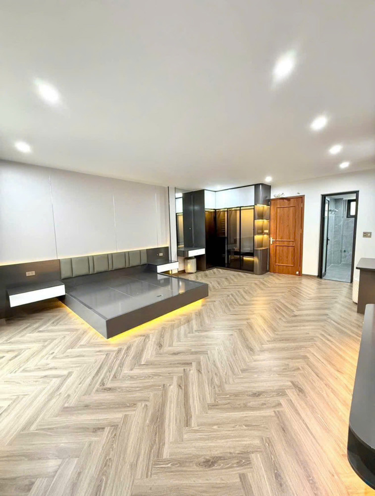 Nhà mới Bồ Đề – View hồ Tai Trâu – 7 tầng thang máy – Ô tô qua nhà