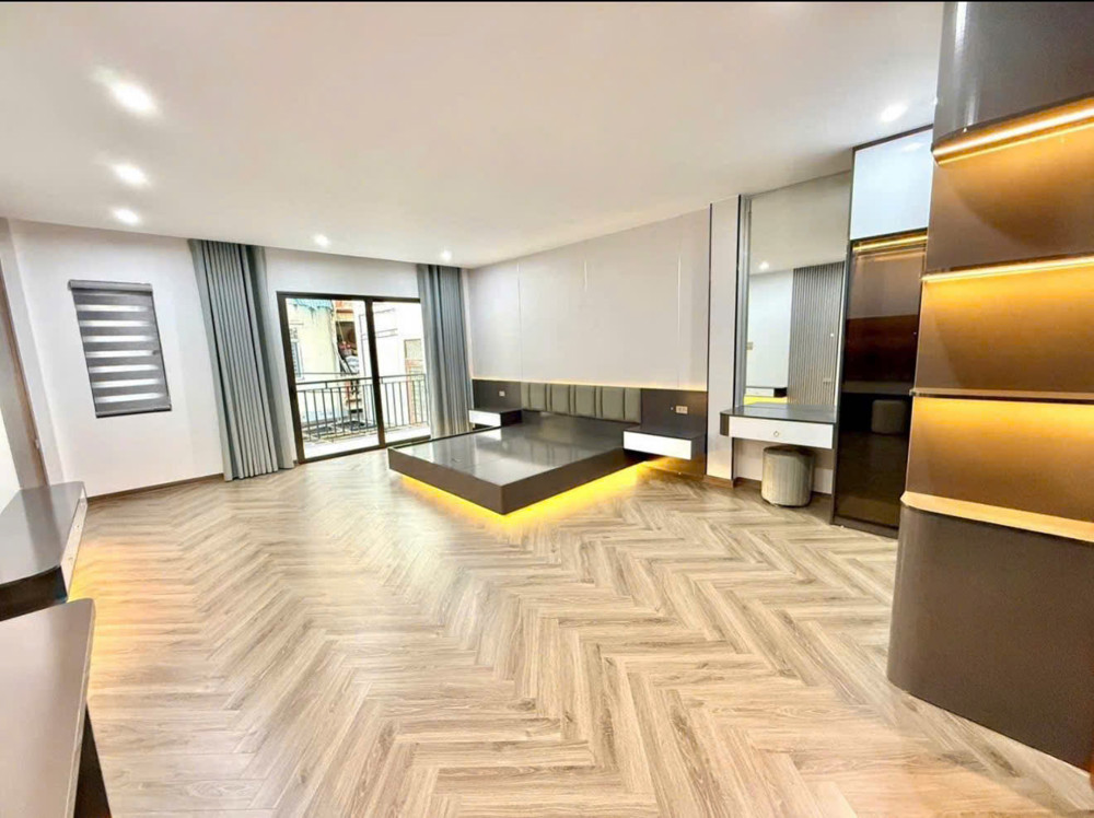 Nhà mới Bồ Đề – View hồ Tai Trâu – 7 tầng thang máy – Ô tô qua nhà