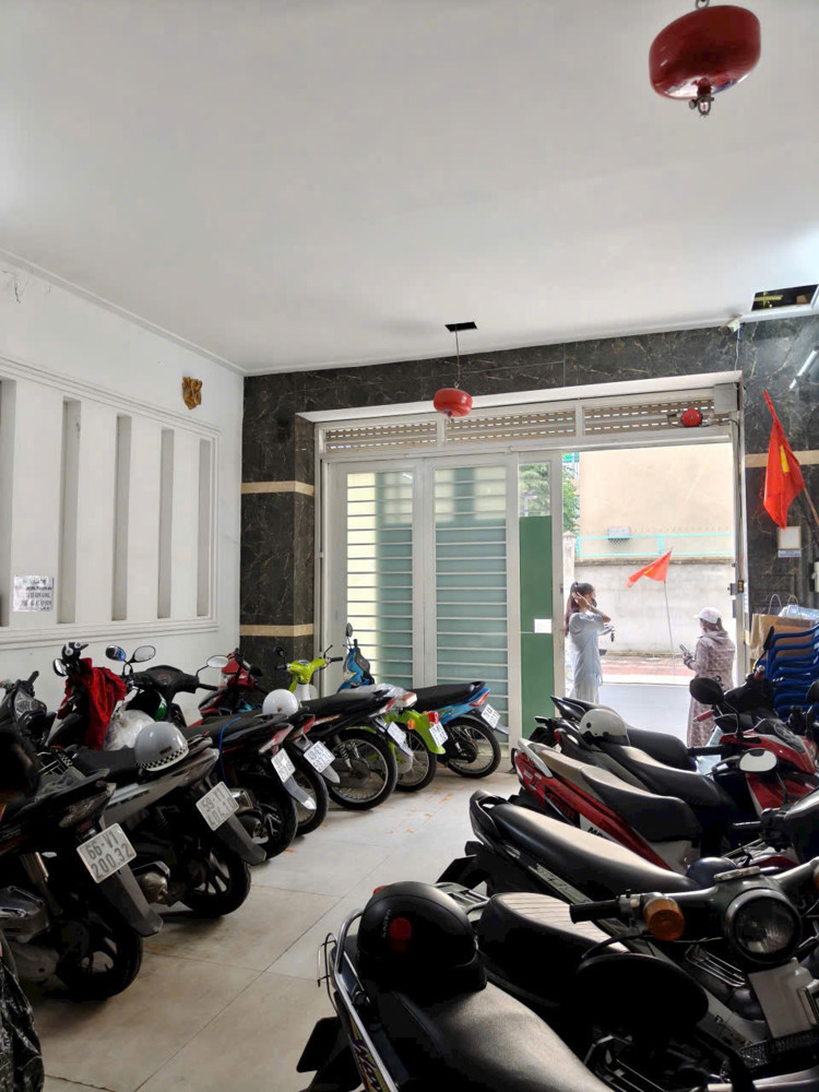 SIÊU PHẨM CHDV – SÁT CỔNG CÔNG VIÊN PM QUANG TRUNG THU NHẬP 38 TRIỆU/THÁNG – GIÁ CHỈ 12,5 TỶ