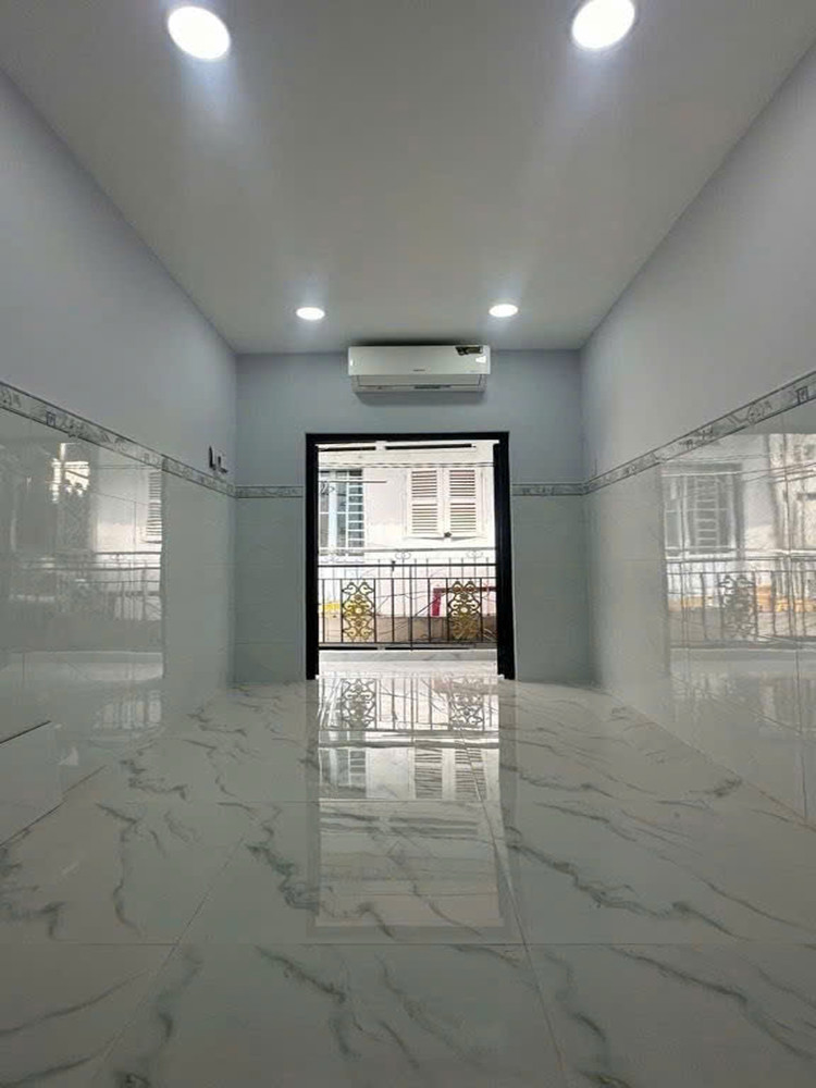 O1726 💖 Giảm 100tr! Nhà Bùi Thế Mỹ Tân Bình, SHR, Vuông, 3 tầng, 2.x tỷ