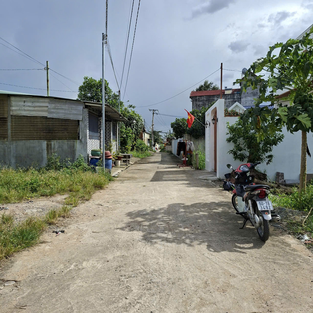 BÁN ĐẤT CHÍNH CHỦ - ĐẤT ĐẸP - GẦN SÂN BAY - GIÁ TỐT - Tại khu trung tâm Long Thành, Đồng Nai